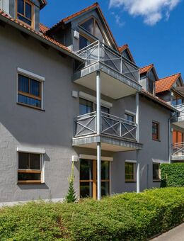 Hell, grün, zentral. Ruhige 2-Zimmer-Erdgeschosswohnung im "Sonnenpark" - Burglengenfeld
