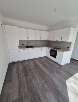Charmante 2-Zimmer Wohnung im Dachgeschoss in Bremen - Mit moderner Einbauküche - Bremen