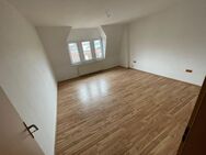 Helle 3-Zimmer-Wohnung inkl. EBK u. Fahrstuhl in Zentrumsnähe - Zeitz