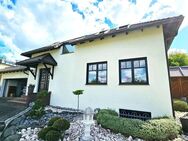 Luxuriöses Einfamilienhaus mit Pool, Doppelgarage und angrenzender Gewerbeeinheit - Wohnen und Arbeiten auf einem Grundstück - Dessau-Roßlau