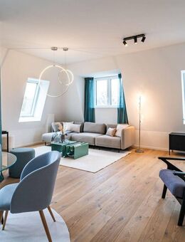 NEUBAU: Wunderschöne Dachgeschoss-Wohnung mit 3 Zimmern, idyllischer Loggia, Lift-Haltestelle in der Wohnung und komfortablem Hobbyraum - München