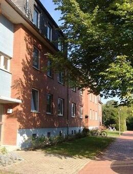 Nette Familie gesucht ! Frisch sanierte 4-Zimmer-Dachgeschosswohnung - Bremen