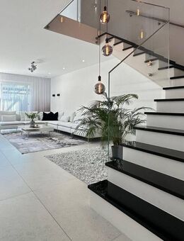 Exklusiv. Stilvoll.Zuhause - Luxuriöse Doppelhaushälfte in absoluter Premiumlage! - Neutraubling