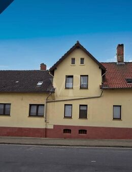 Vermietetes Mehrfamilienhaus aus der Gründerzeit mit Hofgebäuden und Garten - Schöningen