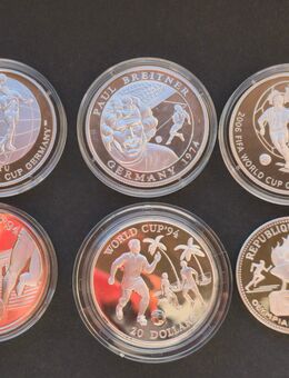 160g Silbermünzen zu Fußball Weltmeisterschaft (Kiribati, Vanuatu - Stuttgart
