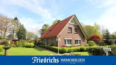 Modernisiertes und einzigartiges Landhausanwesen mit Garagenanlage, Jagdhaus und zus. Extras in Apen