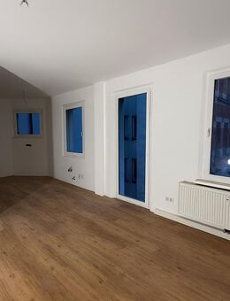 Zentral wohnen: frisch modernisierte 2-Zimmer-Wohnung mit Einbauküch - Fürth