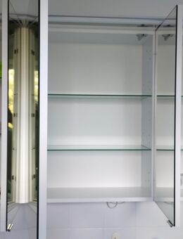 Großer Badezimmer-Spiegelschrank zum Schnäppchen-Preis - Berlin Steglitz-Zehlendorf