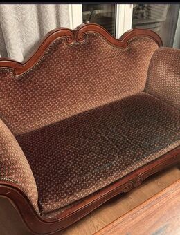Gemütliches Sofa im antiken Stil - München Schwabing-West
