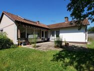 Geräumiges Wohnhaus mit Garage in ruhiger sonniger Lage im Coburger Süden - Coburg