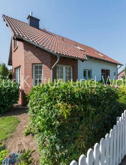 SfKW - Großzügiges Einfamilienhaus - 230 m2 Wohnfläche - Garage - Doppel-Carport - 800 m2 Grundstücksgröße - nahe Landgasthof Lostau - Möser