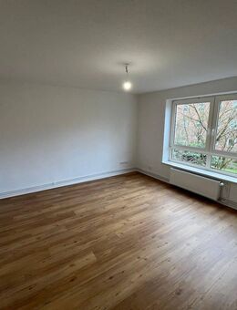 Schöne sanierte 2,5 Zimmer Wohnung. Muss saniert werden - Kiel