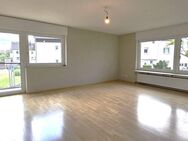 "Großzügige 3,5-Zimmer-Wohnung mit Balkon und PKW-Stellplatz!" - Niederdorfelden