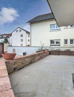 Dreifamilienhaus mit zusätzlichem Bauplatz - Stutensee