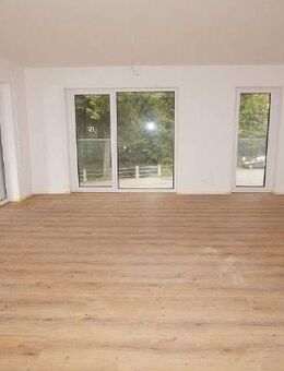 Neubau! KfW-55! Moderne 3 Zimmer-Wohnung mit Balkon - Straubing