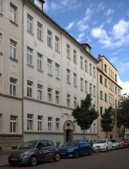 Charmante 2-Zimmer-Altbauwohnung mit Balkon in denkmalgeschütztem Haus in Leipzig-Stötteritz - Leipzig