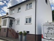 Attraktives sehr gepflegtes Zweifamilienhaus mit Garage, Sauna und Einbauküche in guter Wohnlage - Baunatal
