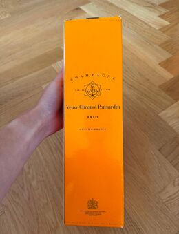 Veuve Clicquot Brut Champagner mit Geschenkverpackung – ungeöffnet & gut erhalten - Tegernsee