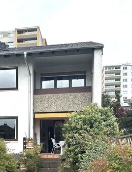 Investition mit Perspektive: Geräumiges Reihenhaus mit Werkstatt und Garten - Obertshausen