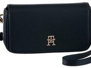Tommy Hilfiger Umhängetasche TH EMBLEM FLAP CROSSOVER, mit TH-Emblem vorne