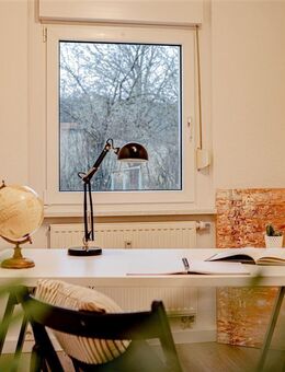 renovierte 3 Raumwohnung mit Tageslichtbadezimmer - Crossen (Elster)