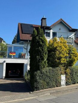 /// 2 Familienhaus in traumhafter Wohnlage mit Wintergarten, Doppelgarage, Solaranlage und weiteren Extra´s /// - Naumburg