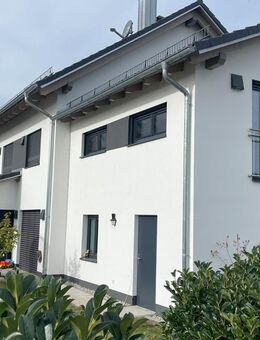 Moderne Doppelhaushälfte mit ca. 151,70 m² Wohnfläche, 5 Zimmern & 2 exklusiven Tageslichtbädern! - Oberding
