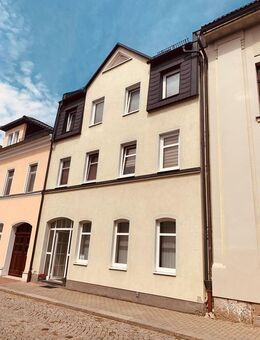 Mehrfamilienhaus mit 3 Wohnungen und 1 Büro komplett vermietet! - Adorf (Vogtland)