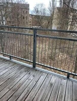 3-Zi.-Whg. im 2.OG mit Laminat , Balkon und Bad mit Fenster** - Chemnitz