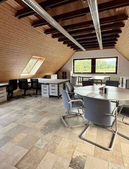 Attraktives Büro / Atelier in einem gepflegten Umfeld - Simmelsdorf