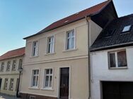 Großes Haus mit Modernierungsbedarf - Jarmen