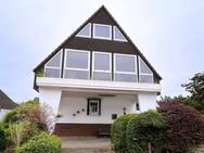 FREISTEHENDES EINFAMILIENHAUS MIT VIEL POTENZIAL FÜR INDIVIDUALISTEN. - Meerbusch