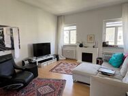 Wohnen in Bestlage direkt am Bebelplatz in dieser schönen 2 ZKB Altbauwohnung inkl. EBK - Kassel