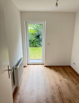 Kernsanierte 3-Zimmer-Erdgeschosswohnung mit eigenem Garten - Duisburg