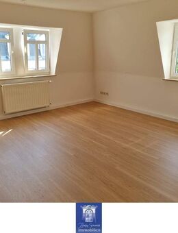 Helle, individuelle Dachgeschosswohnung mit weitem Blick in Rabenau! - Rabenau (Sachsen)