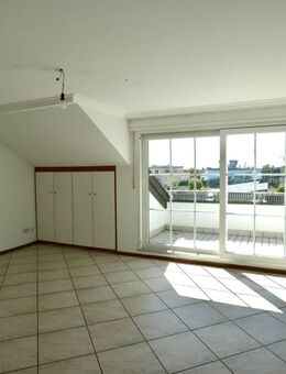 Dachgeschosswohnung mit Sonnenbalkon - Dormagen