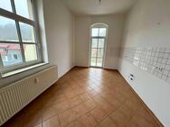 Gepflegte 2 Raumwohnung mit Balkon und Eckbadewanne - Freital