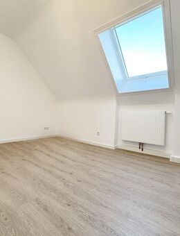 Frisch saniert: 2-Zimmer-Dachwohnung mit Blick über Ansbach - Ansbach