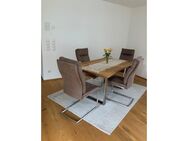 Tisch mit Naturholz und Chromstahlbeinen - Nonnenhorn