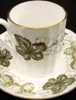Mokkatasse auf Untertasse Royal Worcester England Hopfendekor - Hamburg Wandsbek