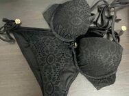 Schwarzer Bikini - Dortmund