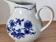 DDR Milchkännchen Motiv Zwiebelmuster Kobalt Blau Henneberg Porzellan - Creuzburg