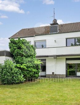 Bestlage. Großzügiges Zweifamilienhaus auf einem bemerkenswerten Grundstück. - Pulheim