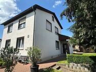 Sonniges Zweifamilienwohnhaus in ruhiger Lage von Eisenach mit Garten, kleiner Werkstatt und 2 Garagen auch Nutzbar als EFH oder Mehrgenerationenhaus - Eisenach