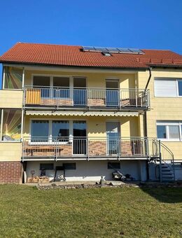 Helle, großzügige 3,5-Zimmer-Wohnung in Windischeschenbach mit großem Balkon und herrlichem Ausblick - Windischeschenbach