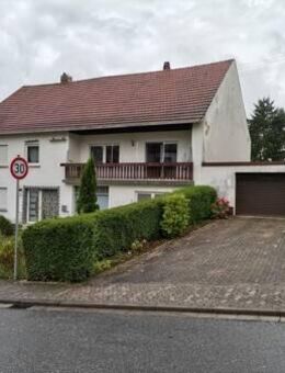 *** Großes 1-2 Familienhaus mit Garten *** - Schmelz
