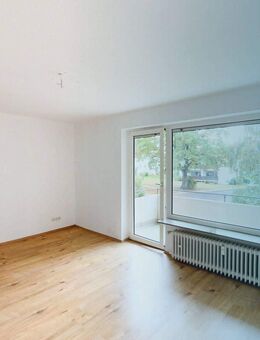 Erstbezug nach Sanierung: Große 1-Zimmer-Wohnung mit BALKON - Ratzeburg