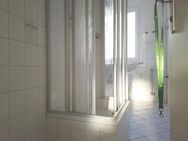 Bezugsfertige Familienwohnung mit Dusche - Halle (Saale)