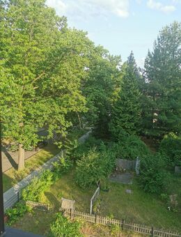 Großartige Wohnung mit Grünblick & zentral gelegen - Eichwalde