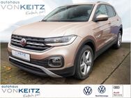 VW T-Cross, 1.0 TSI STYLE MET, Jahr 2019 - Kerpen (Kolpingstadt)